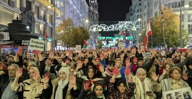 Una gran protesta por Palestina atraviesa un Madrid abarrotado por las compras navideñas: "No nos mires, únete"