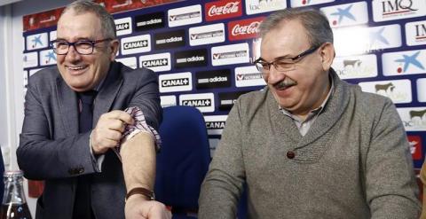 El presidente de Osasuna, Luis Sabalza (i), en la rueda de prensa del martes. /EFE