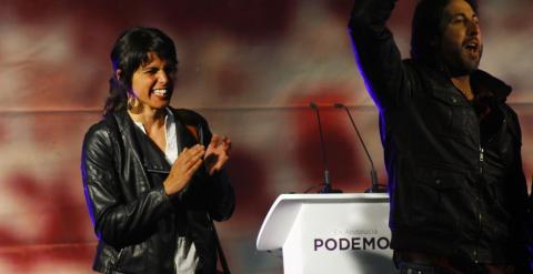 Teresa Rodríguez, candidata de Podemos a la Junta de Andalucía, en el penúltimo mitin de campaña este jueves, en el colegio público Gadir de Cádiz. A.L.M.