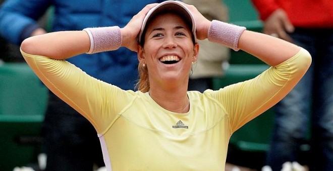 La española Garbiñe Muguruza celebra su victoria ante la australiana Samantha Stosur. /EFE-Etienne Laurent