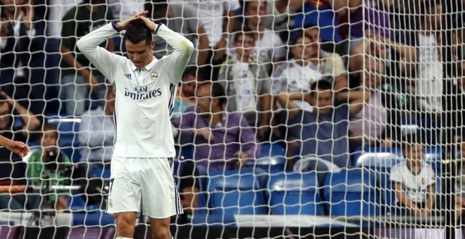 Cristiano se lamenta en un momento del partido contra el Villarreal. EFE/Mariscal