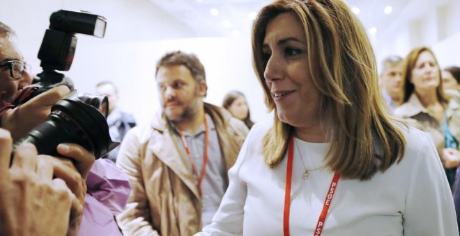 Susana Díaz saluda en comité federal anterior, ya con la Gestora en marcha.