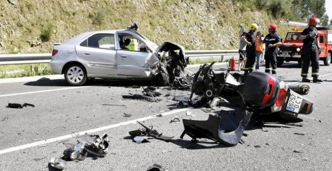 Imagen de archivo de un accidente de tráfico. EFE