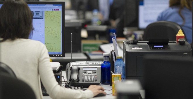 Las mujeres representan el 45,8% de las plantillas medias de las empresas que conforman el Ibex 35, pero solo el 19,5% de los consejos de administración. EUROPA PRESS