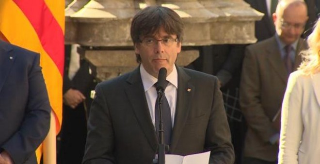 El presidente de la Generalitat, Carles Puigdemont, este viernes en la presentación del manifiesto que ratifica el referéndum sobre la independencia de Catalunya.EUROPA PRESS