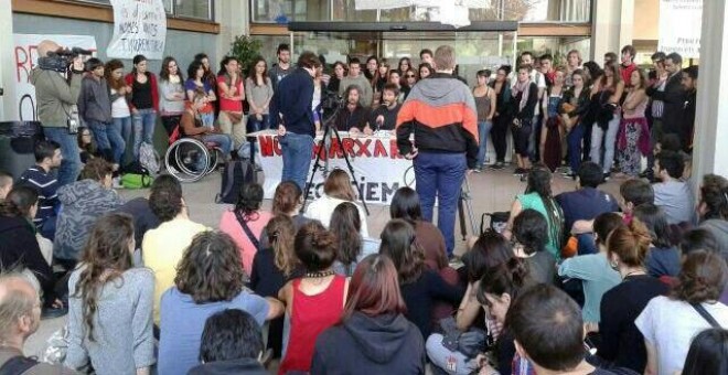 Encierro de los estudiantes en la UAB. FOTO CEDIDA