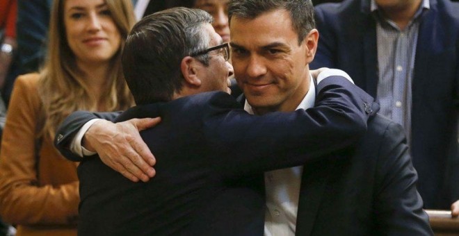 Pedro Sánchez y Patxi López. EFE