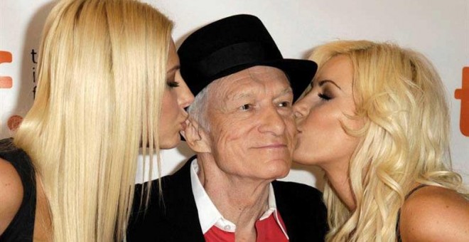 Fotografía de archivo fechada el 12 de septiembre de 2009 que muestra a Hugh Hefner en la 34ª edición del Festival Internacional de Cine de Toronto, en Toronto (Canadá).| EFE