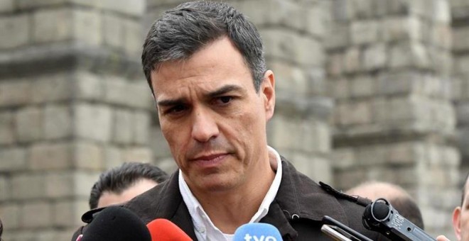 GRAF5362. SEGOVIA (ESPAÑA), 12/05/2018.- El secretario general del PSOE, Pedro Sánchez, ha realizado una visita a Segovia, donde ha participado como espectador en el Festival Internacional de Títeres 'Titirimundi', junto con el secretario autonómico de su