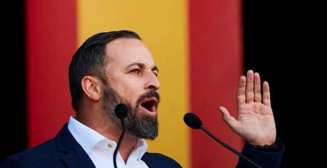 El líder de Vox Santiago Abascal, durante su intervención en el acto que su partido organiza bajo el lema 'Cataluña es España', esta mañana en Barcelona.-EFE/Alejandro García