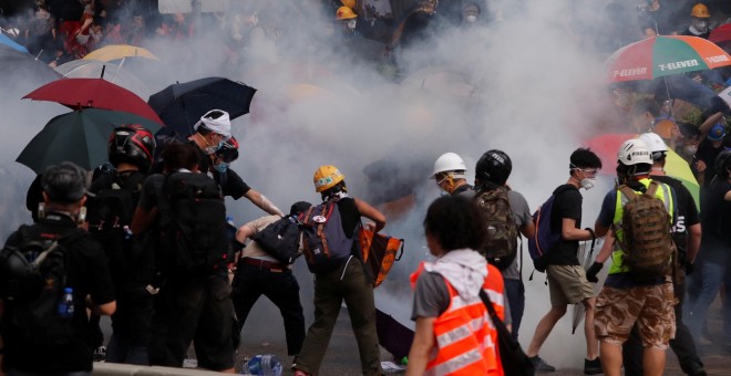 Protesta para exigir que las autoridades desechen un proyecto de ley de extradición propuesto con China, en Hong Kong. Reuters