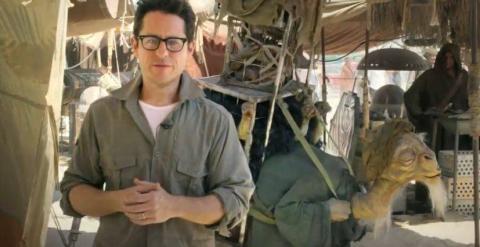 JJ Abrams, en el set de rodaje de 'Star Was VII'.