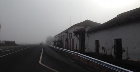 La venta descrita en el Quijote, situada en la Nacional 301, con la nueva valla