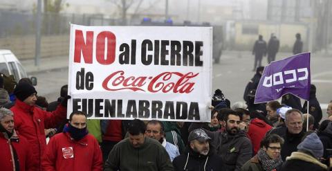 Los trabajadores de Coca-Cola protestan por el desmantelamiento de la planta de Fuenlabrada. /EFE