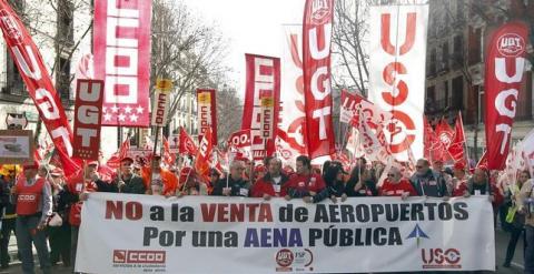 Imagen de una manifestación en Madrid de trabajadores de AENA, en 2011. EFE