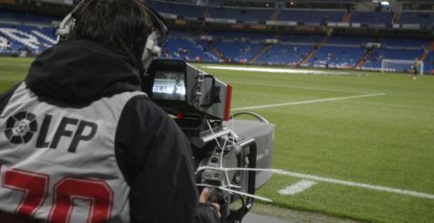 Mediapro únicamente deberá abonar 32 millones, que ya adeudaba antes de que Prisa le cortase la señal de los partidos. / EFE