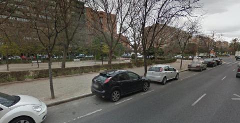 El hombre fue encontrado inmóvil en la Calle Avenida Blasco Ibáñez, Valencia./ GOOGLE MAPS