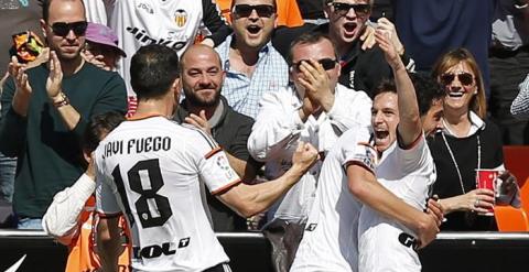 Piatti celebra uno de sus goles a la Real Sociedad. EFE/Kai Försterling