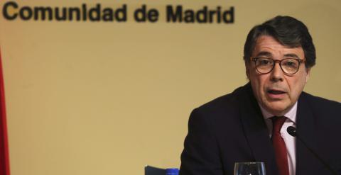 El presidente de la Comunidad de Madrid, Ignacio González, en la rueda de prensa convocada de urgencia este lunes, en la que ha denunciado un intento de 'extorsión' policial / EFE