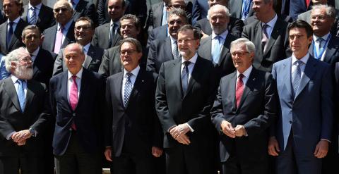 El presidente del Gobierno, Mariano Rajoy, con el presidente de la Generalitat, Artur Mas, el comisario de Energía, Miguel Arias Cañete, el ministro de Interior, Jorge Fernández Díaz, el alcalde de Barcelona, Xavier Trias, y el ministro de Industria, José