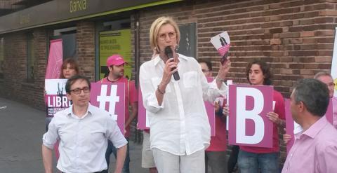 Rosa Díez, líder de UPyD, durante un acto de campaña. / JCE