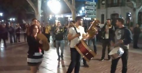 Una charanga de Xàtiva anoche.