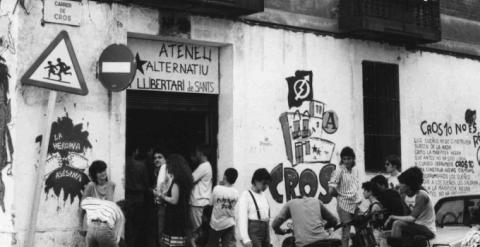 Imagen de la entrada principal del centro Cros10, en Barcelona. CROS10