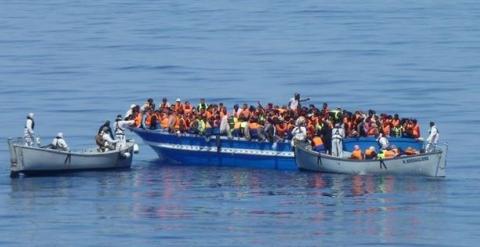 Más de 5.000 inmigrantes rescatados en el Mediterráneo desde el viernes.