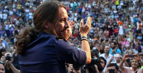 El líder de Podemos, Pablo Iglesias, durante su participación en el mitin que ha celebrado esta tarde en Badalona en el marco de 'La ruta del cambio'. EFE/Toni Albir