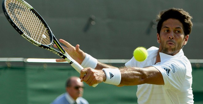 Fernando Verdasco devuelve la pelota al austriaco Dominic Thiem.- /Facundo Arrizabalaga