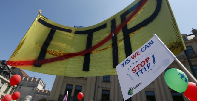 Manifestación reciente contra el TTIP en Munich. /REUTERS