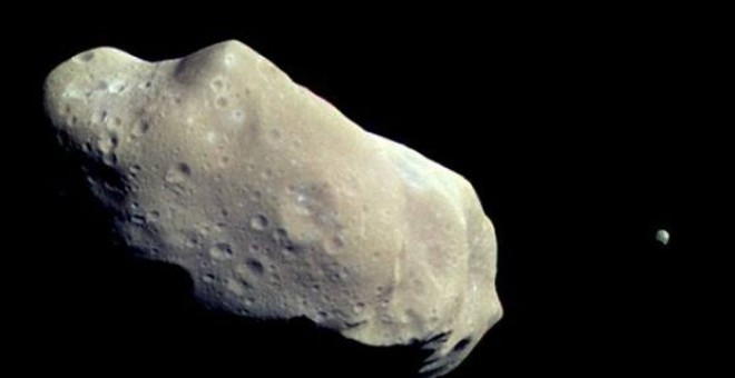 Científicos intrigados por la aparición de un misterioso asteroide gigante 'de una sola pieza'