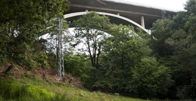 El viaducto de Cedeja en Cabezón de la Sal./ EFE/Pedro Puente Hoyos