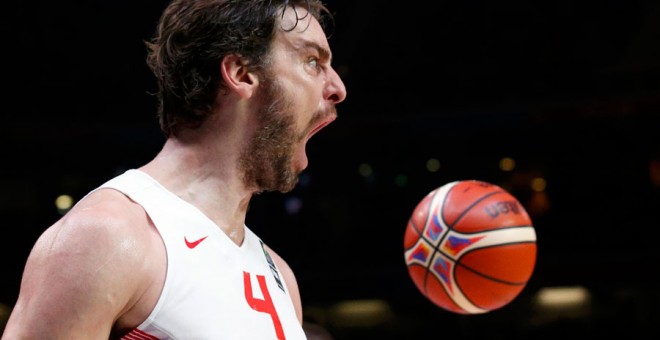 Gasol celebra una jugada durante el partido ante Francia. REUTERS/Benoit Tessier