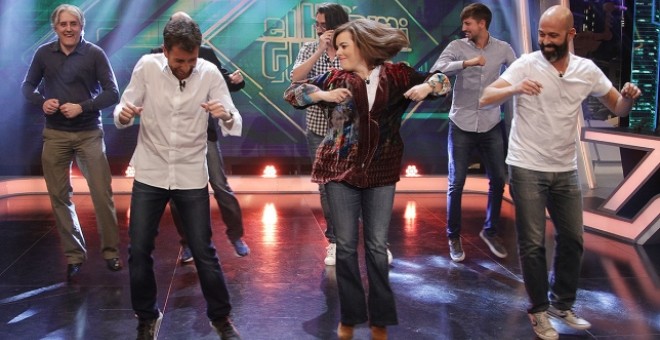 Una imagen del baile de Soraya Saénz de Santamaría en 'El Hormiguero'