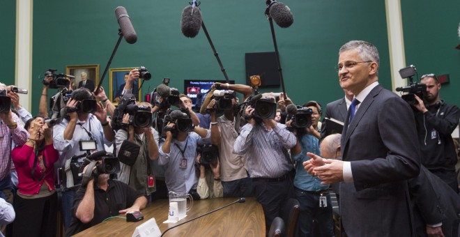 El presidente del Grupo Volkswagen (VW) en Estados Unidos, Michael Horn, a su llegada al Comité de Energía y Comercio de la Cámara de Representantes en Washington para testificar por el escádalo del engaño en los motores diesel contaminantes. EFE/Jim Lo S