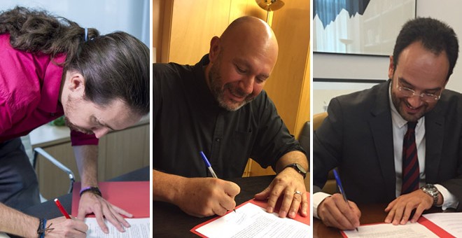 De izquierda a derecha, Pablo Iglesias (Podemos), Ricardo Sixto (IU) y Antonio Hernando (PSOE) firmando el manifiesto promovido por los Consejos de Informativos de RTVE.- CONSEJO DE INFORMATIVOS