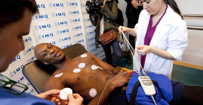 Lamar Odom cuando pasó el reconocimiento médico con el Laboral Kutxa, en febrero de 2014. /EFE