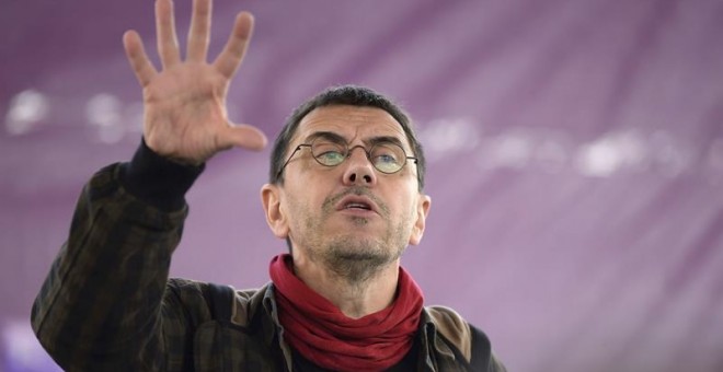 Juan Carlos Monedero en el acto de presentación del Círuclo Cantabri Occidental. EFE / Pedro Puente Hoyos