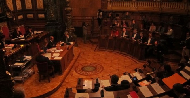 Vista del pleno del Ayuntamiento de Barcelona. E.P.