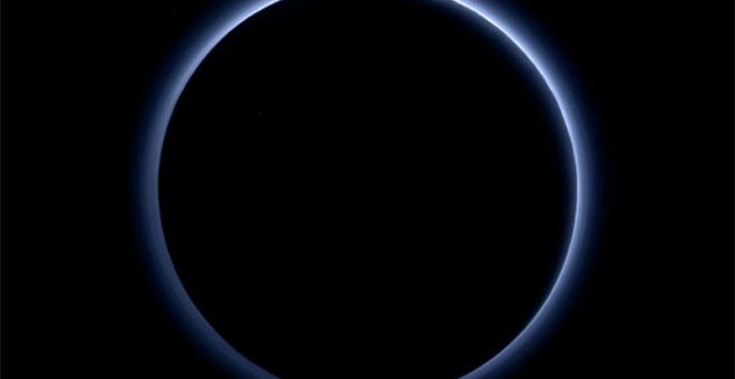 Imagen del cielo azul de Plutón captada por la cámara de New Horizons. (NASA/JHUAPL/SwRI)