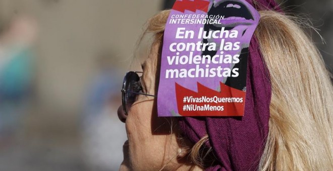 Una asistente a la marcha