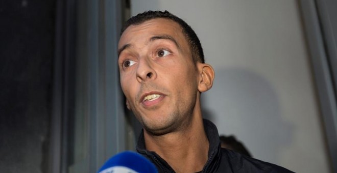 El hermano del presunto terrorista Salah Abdeslam, Mohammed Abdeslam, ha sido puesto en libertad sin cargos en Bruselas. EFE/Olivier Hoslet