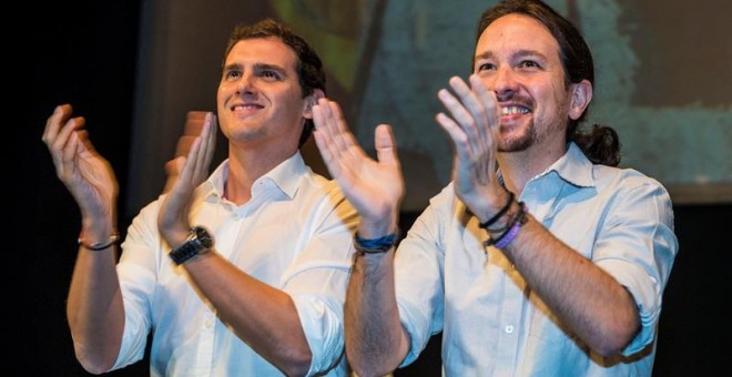 Los candidatos a la presidencia del Gobierno de Ciudadanos, Albert Rivera, y de Podemos, Pablo Iglesias, antes de debate electoral que ha organizado la Universidad Carlos III de Madrid. EFE/Emilio Naranjo