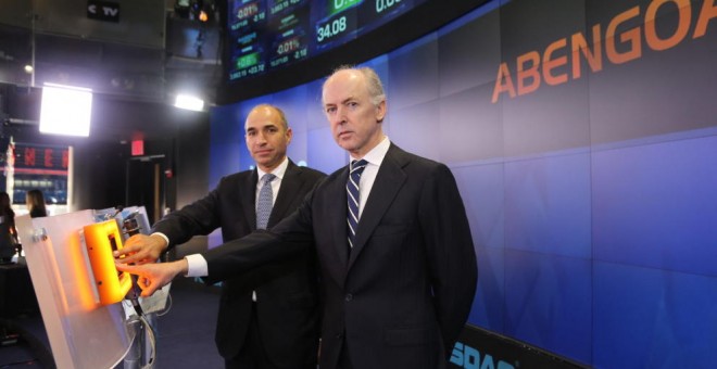 Manuel Sánchez y Felipe Benjumea, ex consejero delegado y expresidente de Abengoa, el primer día de cotización en el Nasdaq de Nueva York de su filial en EEUU. EFE