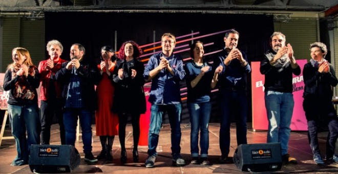 Acto de inicio de campaña de En Comú Podem en el centro cívico Cotxeres de Sants de Barcelona. / MARC LOZANO