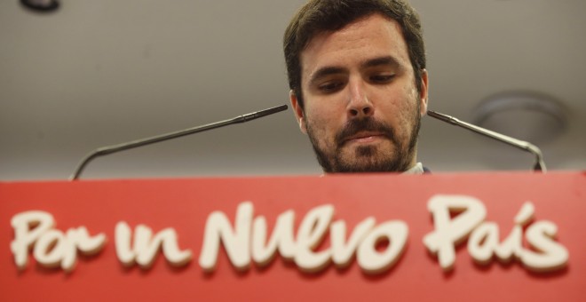 El candidato de IU-Unidad Popular a la presidencia del Gobierno, Alberto Garzón, ha analizado ante los medios los resultados de las elecciones generales del 20-D. EFE/J. J. Guillén