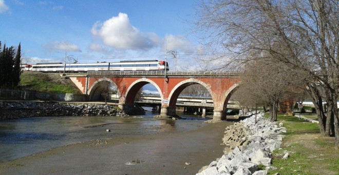 El río Manzanares, a su paso por el Puente de los Franceses.