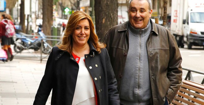 La presidenta de Andalucía, Susana Díaz, a su llegada a la sede del PSOE en la calle Ferraz de Madrid, donde se ha reunido con el secretario general de la formación, Pedro Sánchez. EFE