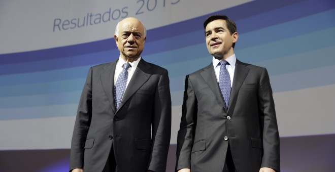 El presidente del BBVA,Francisco Gonzalez ,y el consejero delegado, Carlos Torres Viladura, poco antes de la rueda de prensa par presentar los resultados anuales de la entidad. EFE/Javier Lizón